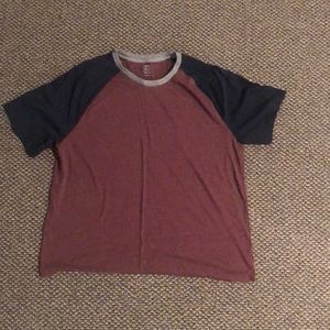 Old Navy T-shirt XL